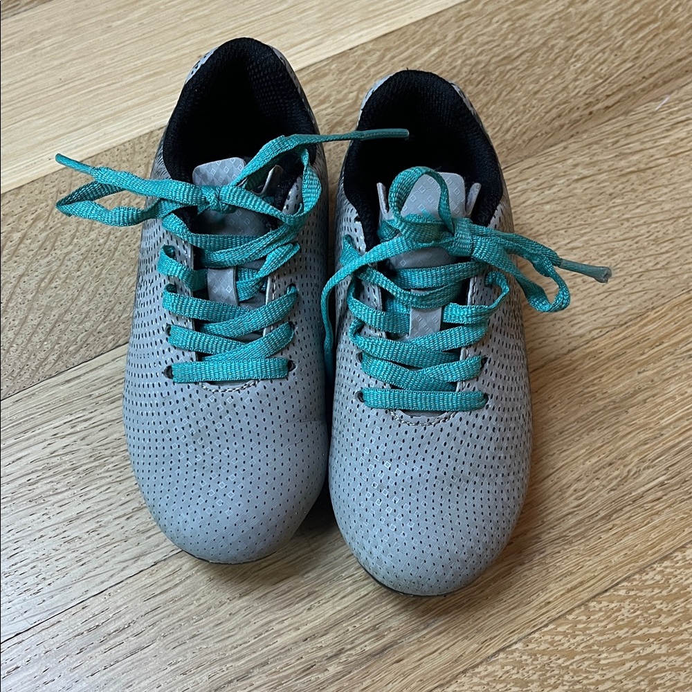 DSG Kids Cleats - Gray with Teal Laces